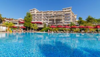 Горящий тур в отель JUSTINIANO DELUXE RESORT 5* из Санкт-Петербурга вылет 20.01.2025