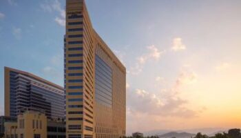 Горящий тур в отель DOUBLETREE BY HILTON FUJAIRAH CITY 5* из Санкт-Петербурга вылет 21.10.2025