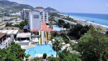 Горящий тур в отель FIRST CLASS HOTEL 5* из Санкт-Петербурга вылет 08.10.2025