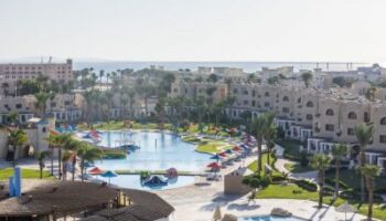 Горящий тур в отель ROYAL LAGOONS RESORT & AQUA PARK 5* из Санкт-Петербурга вылет 21.11.2025