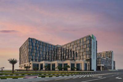 Горящий тур в отель HOLIDAY INN DUBAI AL MAKTOUM AIRPORT 4* из Санкт-Петербурга вылет 08.04.2026