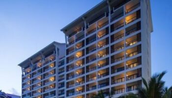 Горящий тур в отель RAMADA PLAZA SANYA BAY (EX. WYNDHAM SANYA BAY ANNEX BUILDING) 5* из Санкт-Петербурга вылет 11.05.2026
